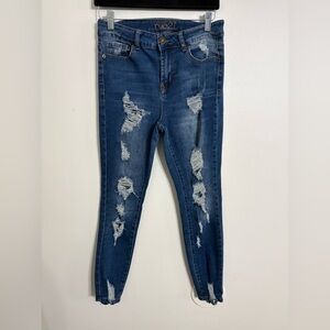 Rue21 Women's Blue Distressed ankle  Jeans Size 10